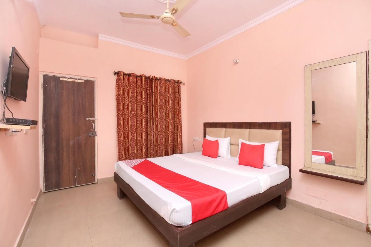 Sohāna Oyo 24423 Hotel Royal מראה חיצוני תמונה